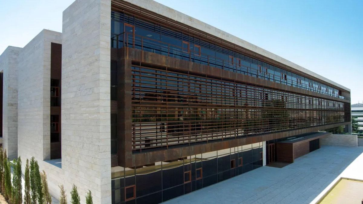 Ayudas de hasta 1.500 euros para personas con enfermedades raras en Castilla-La Mancha: quién puede pedirlas y cuándo