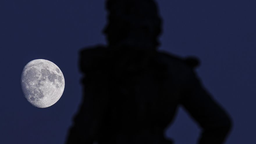 Cuándo y cómo ver el eclipse total de Luna de este domingo