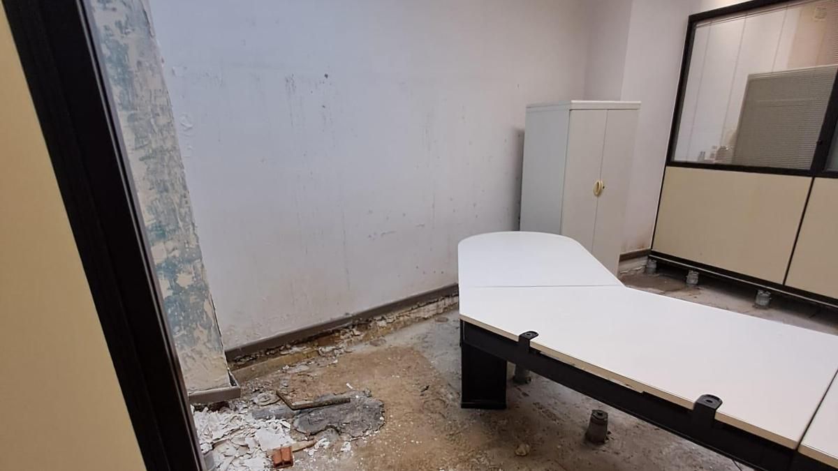 "Moho, humedad y polvo en la consejería de Hacienda en Logroño": once personas acuden a trabajar con mascarillas