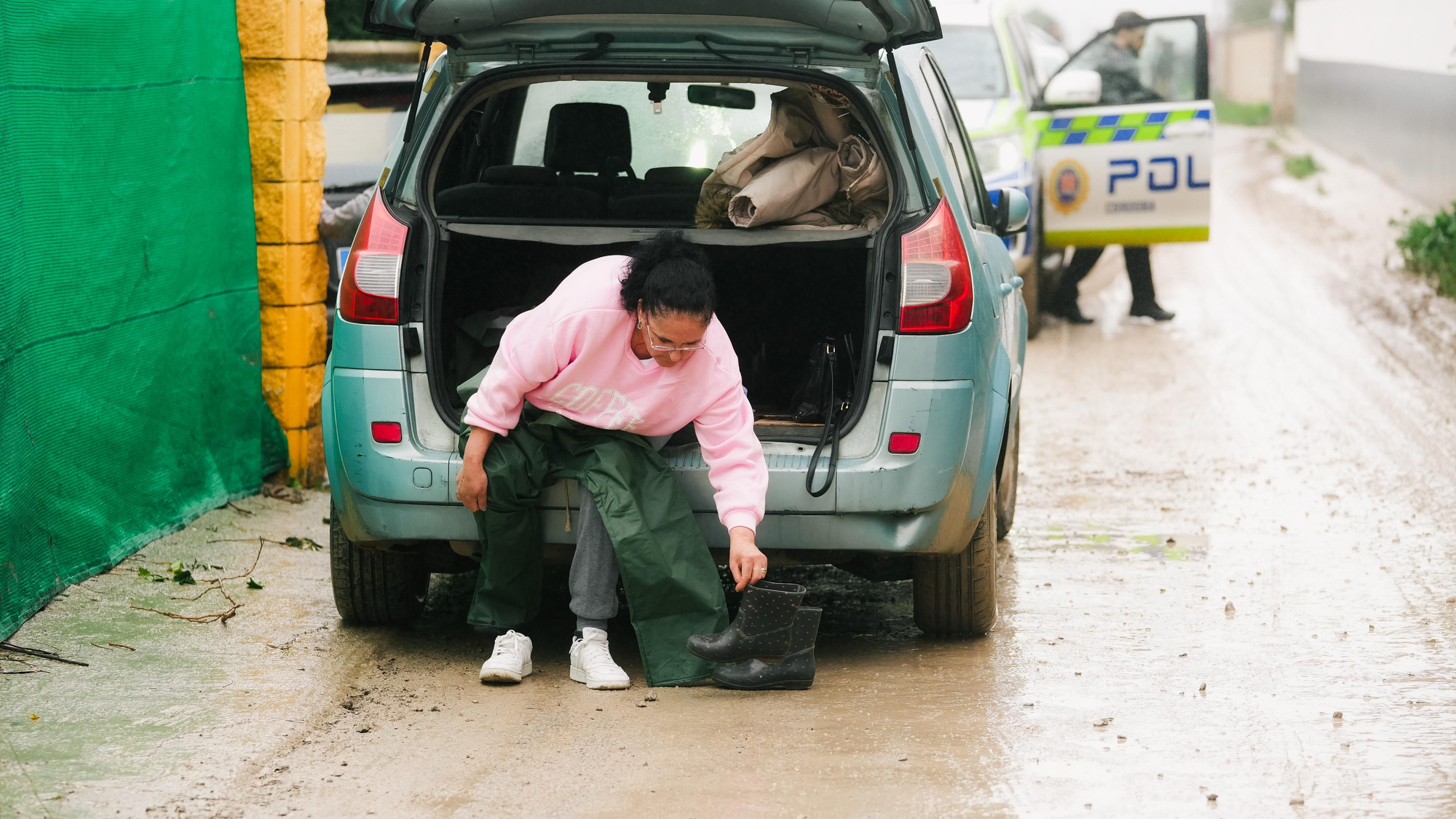 El lodo y el barro, dentro de las parcelas de las calles Perdiz y La Tórtola
