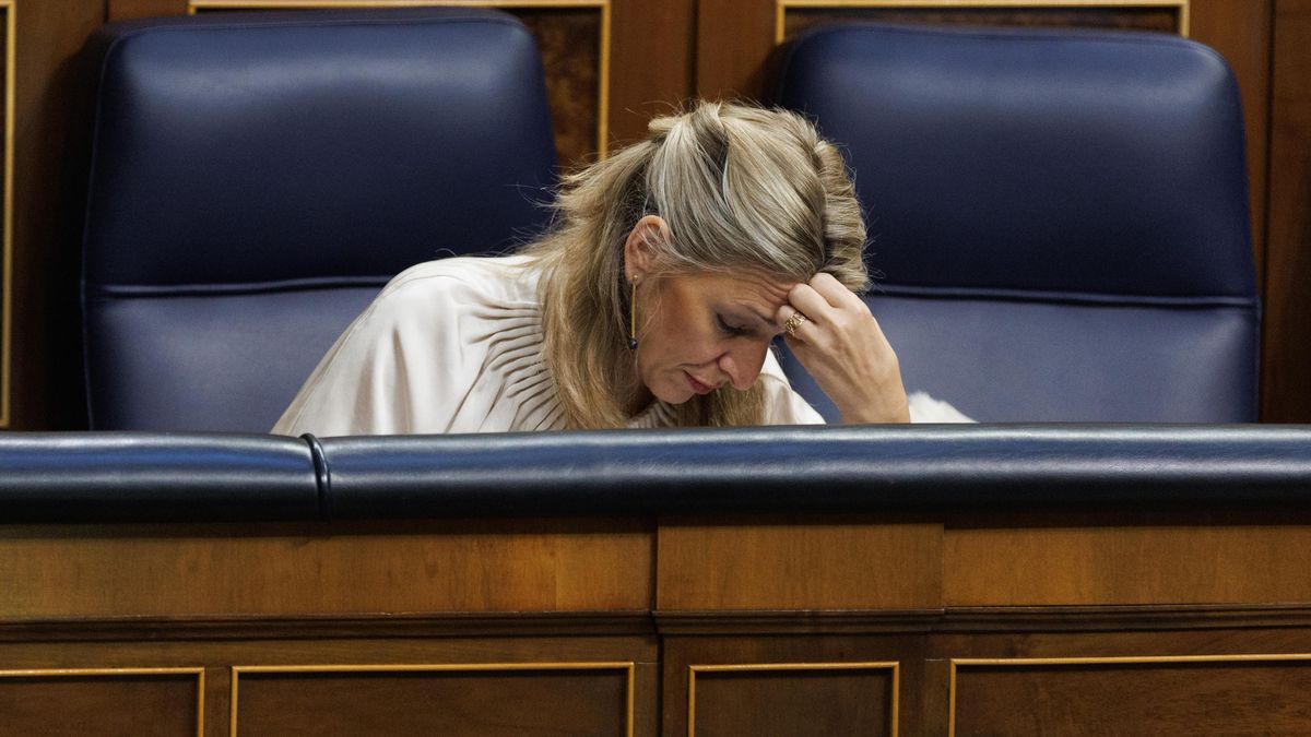 Una Yolanda Díaz pensativa en el pleno del Congreso.