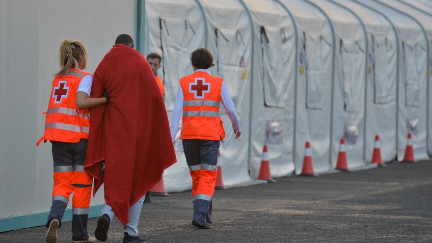 Los sindicatos denuncian un "ERE encubierto" en Cruz Roja: "Es llamativo que una ONG incumpla la legalidad"