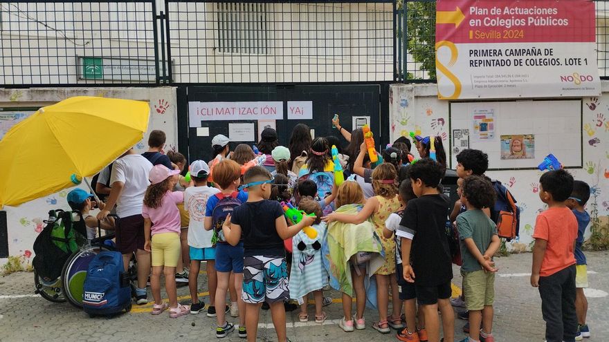 Aulas a 40 grados encienden las alertas de las familias en los colegios de Sevilla ante la falta de climatización