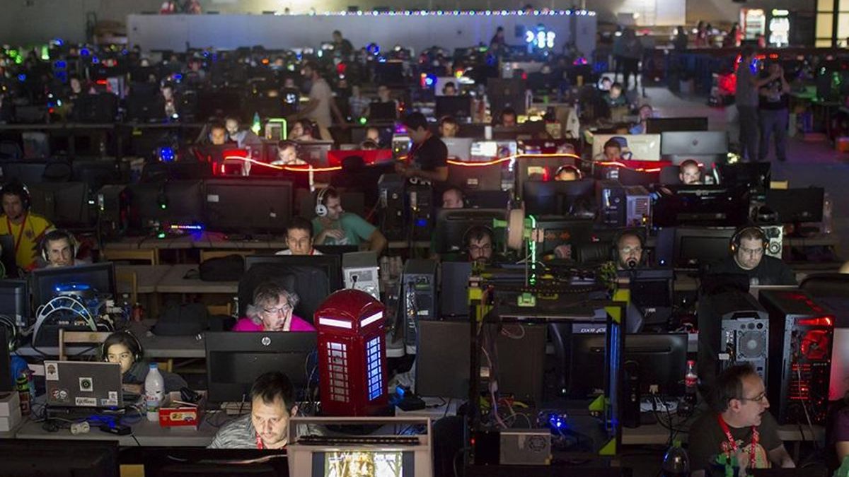 Una imagen de participantes en la última edición presencial de la Navarra LAN Party, celebrada en 2019.