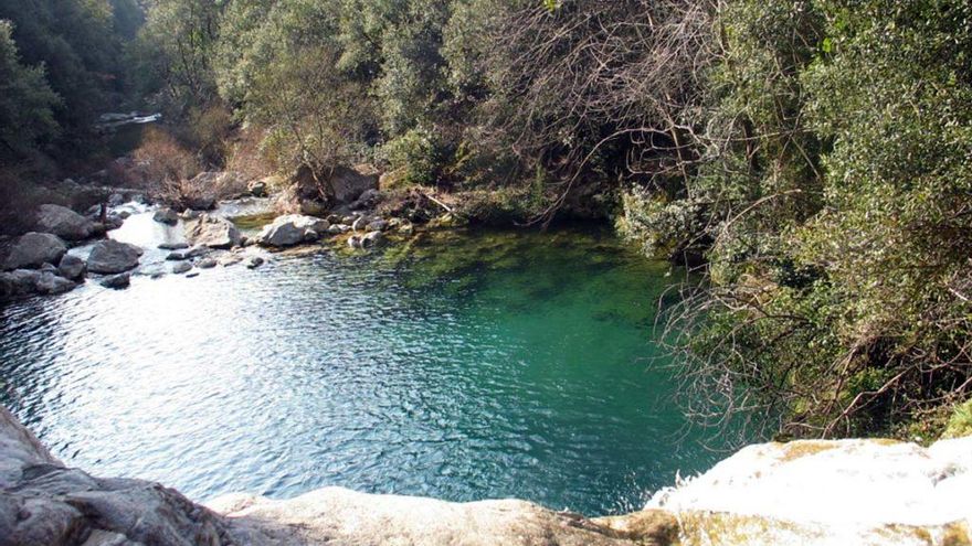 La ruta en Girona con saltos de agua, puentes colgantes y una piscina natural
