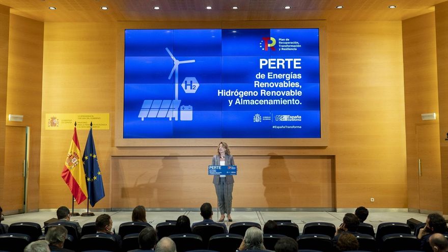El Gobierno solo ha puesto en marcha una tercera parte de los fondos europeos para hidrógeno verde y 'baterías'