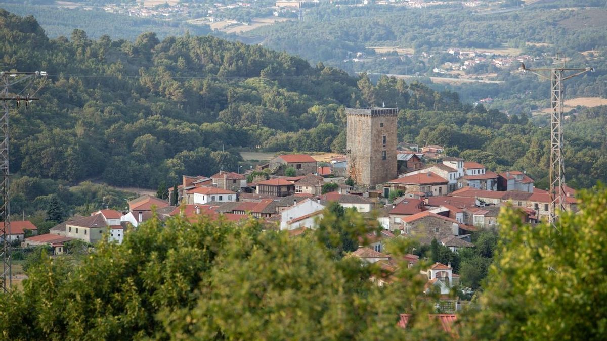 La villa medieval con casitas de piedra y hórreos que es perfecta para desconectar