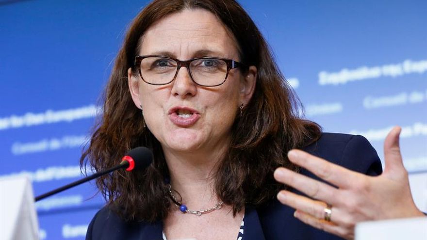 La CE seguirá "haciendo todo" lo posible para conducir el CETA a buen puerto