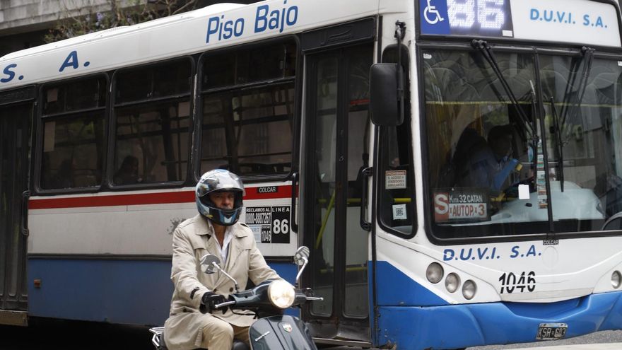 Empresas de colectivos pagarán el aguinaldo en seis cuotas y advierten colapso del sistema