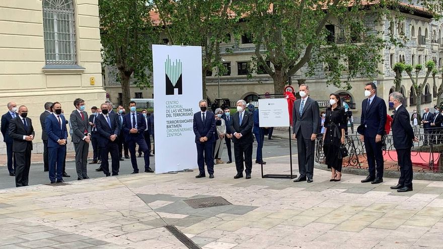 La inauguración del Memorial de las Víctimas del Terrorismo de Vitoria, en imágenes