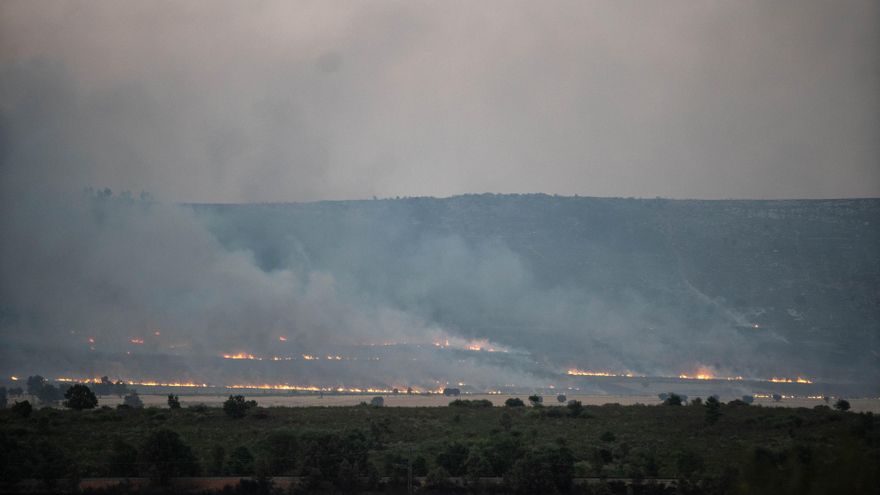 Vista del incendio de Puercas, en Tábara, Zamora.