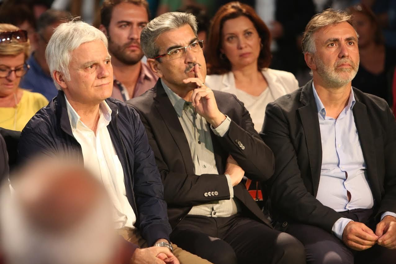José Miguel Pérez, Román Rodríguez y Ángel Víctor Torres. (ALEJANDRO RAMOS)