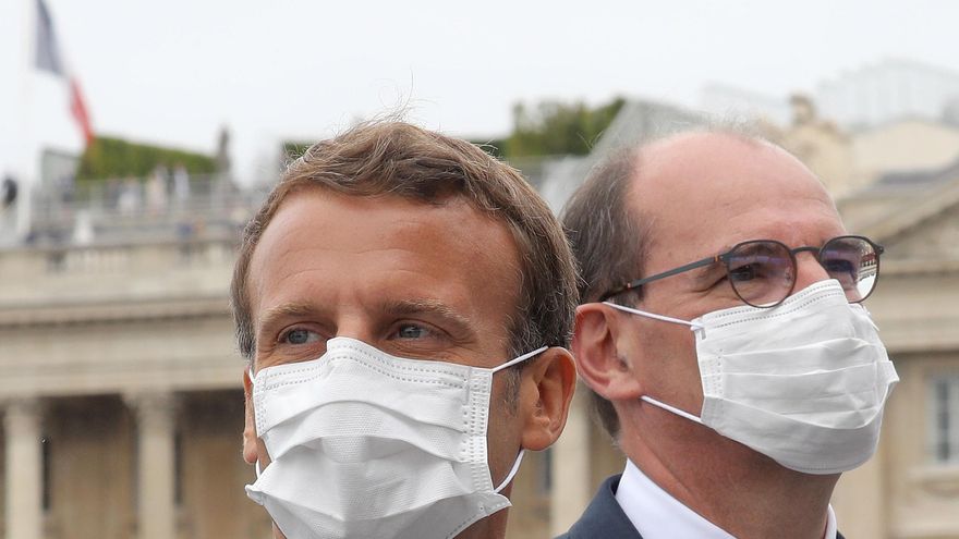 Macron obligará a llevar mascarilla "en todo lugar cerrado"