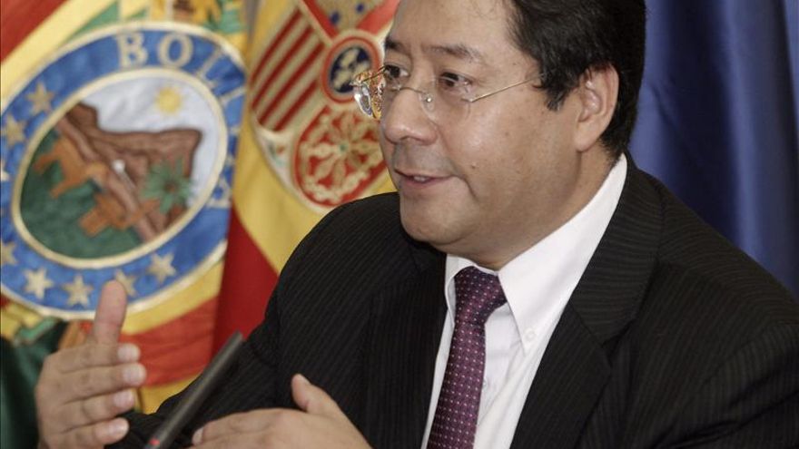 El ministro Luis Arce presenta en Harvard a Bolivia como ejemplo de desarrollo