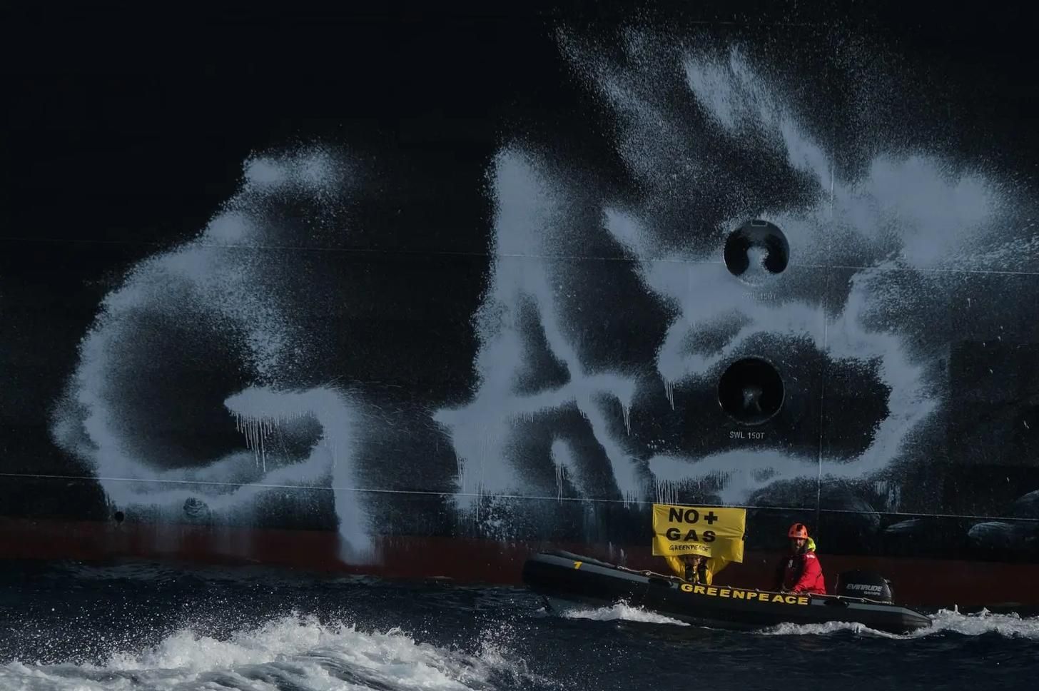 Acción de Greenpeace en el Puerto de Sagunt el 26 de octubre de 2021.