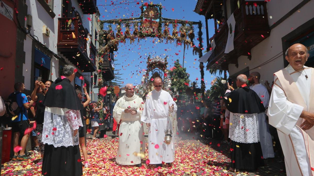 FOTOGALERÍA | Misa y procesión de la Virgen del Pino