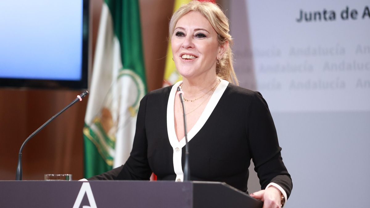La consejera de Economía, Hacienda y Fondos Europeos y portavoz del Gobierno, Carolina España, interviene durante la rueda de prensa. A 14 de enero de 2025, en Sevilla (Andalucía, España). La consejera de Economía, Hacienda y Fondos Europeos y portavoz de