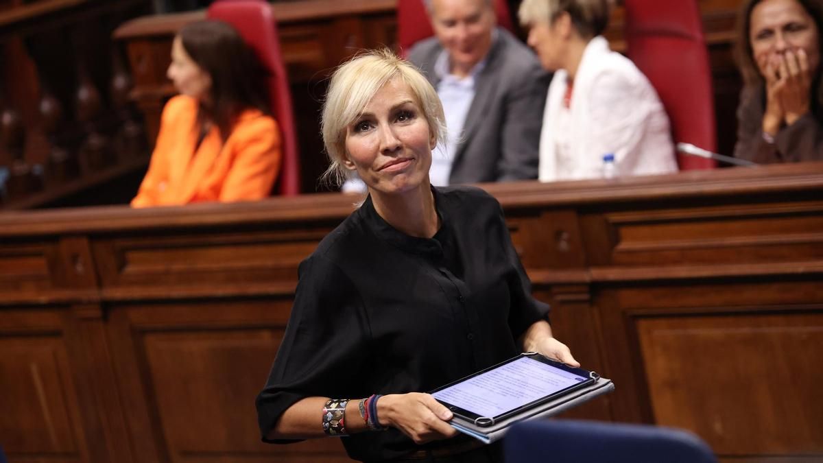 El Parlamento canario se posiciona contra los listados de periodistas, pero no admite una enmienda por la "neutralidad" en los medios públicos