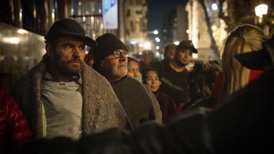 Ollas contra el hambre: “Estábamos discutiendo derechos y ahora peleamos por un paquete de arroz”
