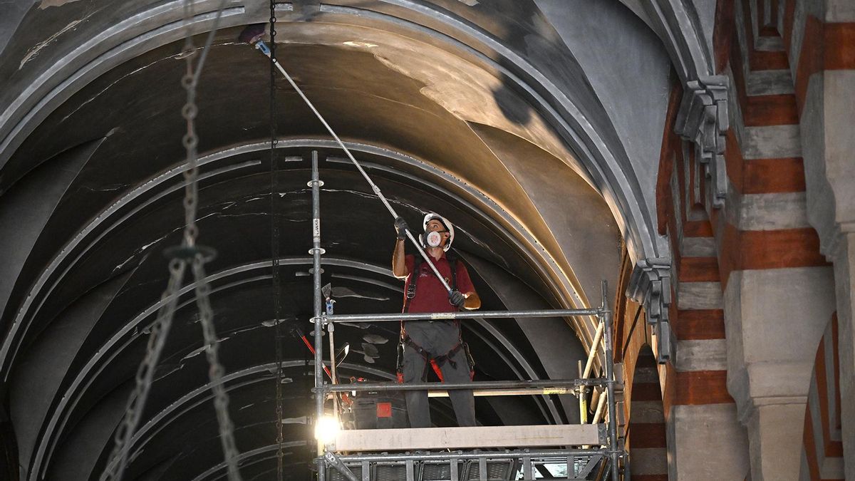 Limpieza de hollín de las naves dos y tres.