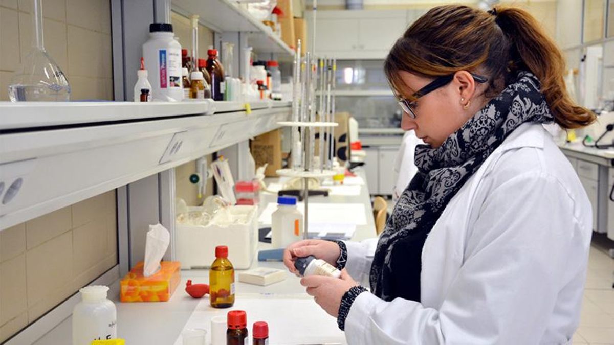 Personal investigador en un laboratorio de la UCLM