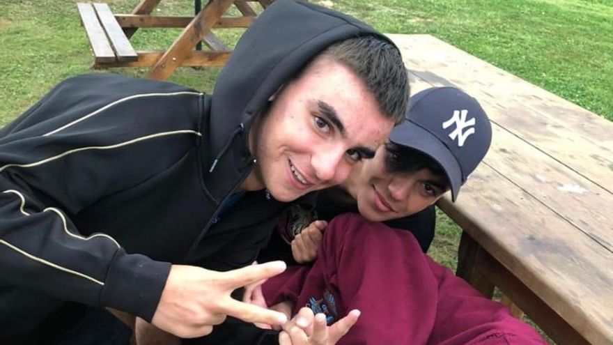 Diego con algunos de sus amigos