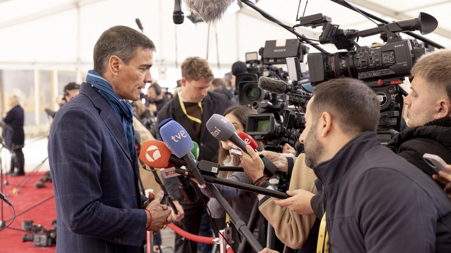 Sánchez plantea blindar el derecho al aborto en la Constitución ante el nuevo ataque de PP y Vox