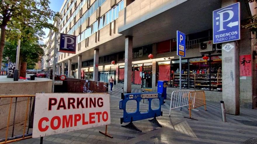 Almeida recupera los 10.000 m2 de la concesión franquista de plaza Luna sin decidir su futuro y con inquilinos en el limbo