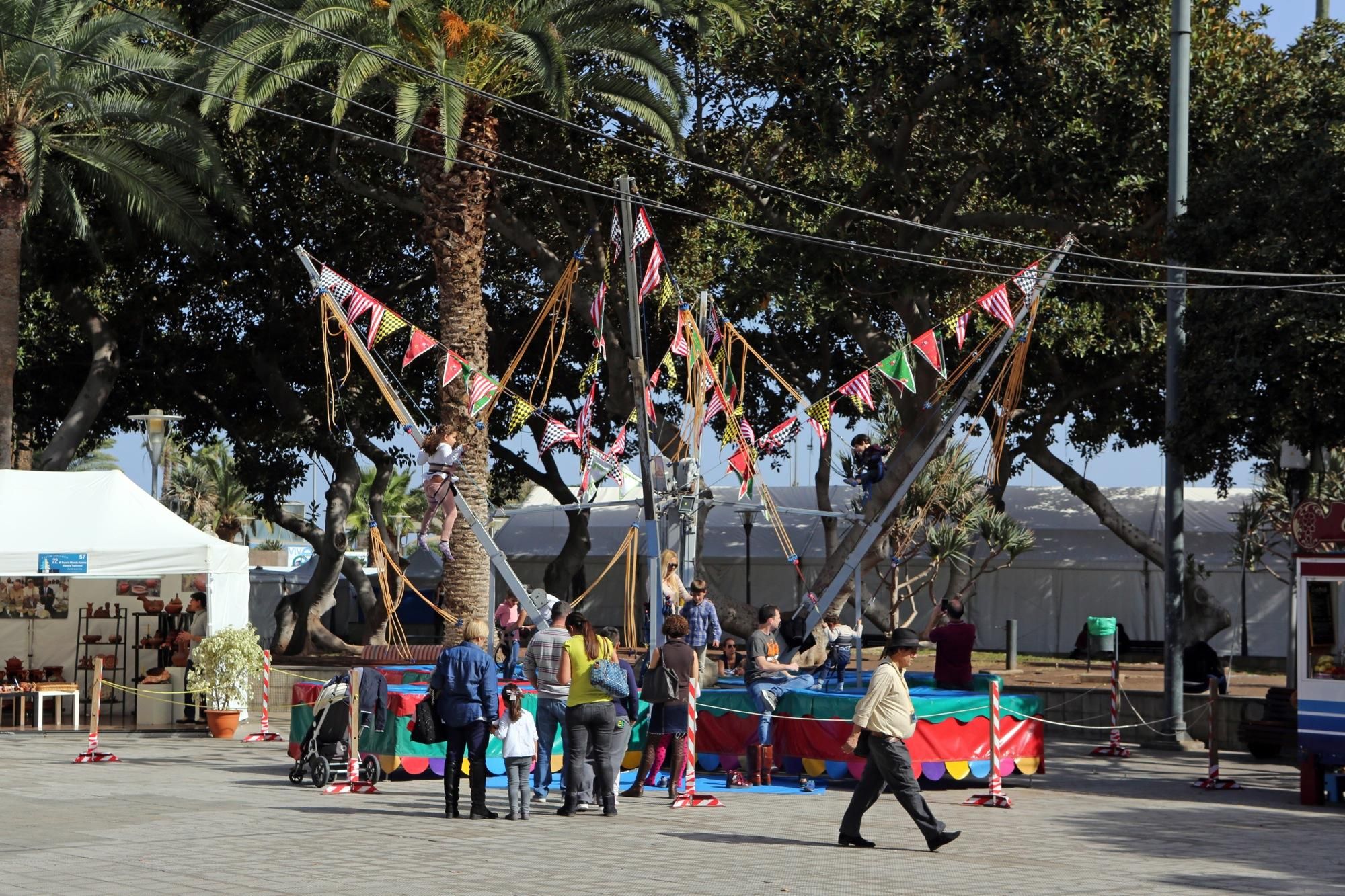La 22ª Feria de Artesanía, en el Parque de San Telmo (Las Palmas de Gran Canaria).