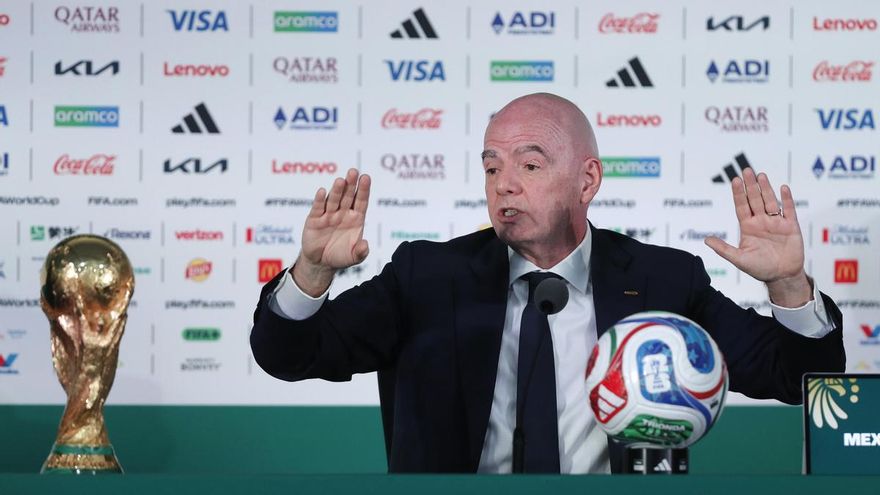 El presidente de la FIFA pide "relajarse" a quienes critican que EEUU impida la entrada a un árbitro somalí