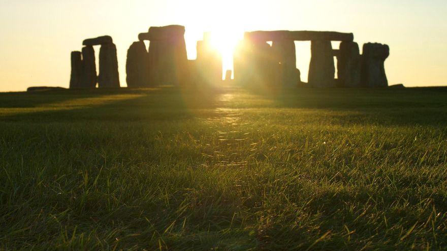 Por qué hay tanta gente que quiere vivir el solsticio de verano en Stonehenge