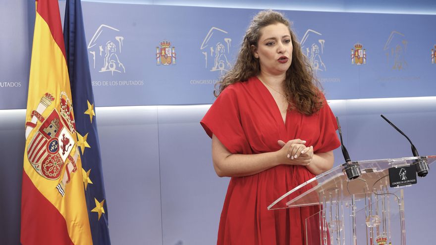 La diputada del PP Ester Muñoz ofrece una rueda de prensa este martes en el Congreso de los Diputados en Madrid. EFE/ J.P. Gandul