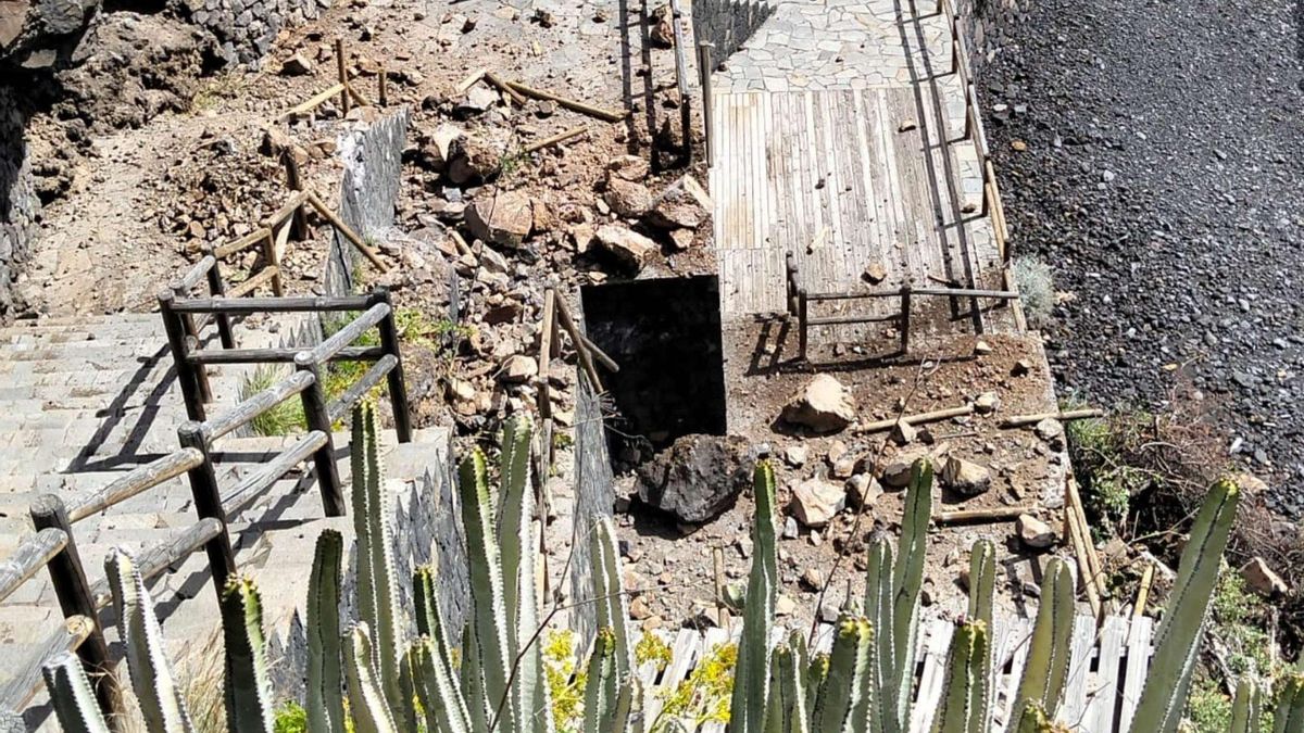 Cerrada  la playa de Puerto Trigo  en Puntallana por desprendimientos