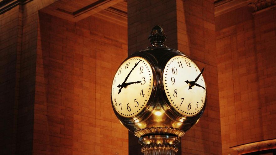 Cambio de hora octubre 2025: España pasa este fin de semana al horario de invierno