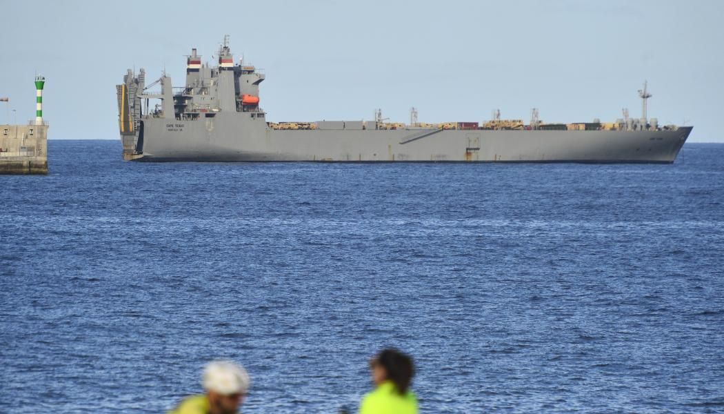 El buque militar estadounidense 'Cape Texas', en el Puerto de Las Palmas este miércoles 8 de enero.