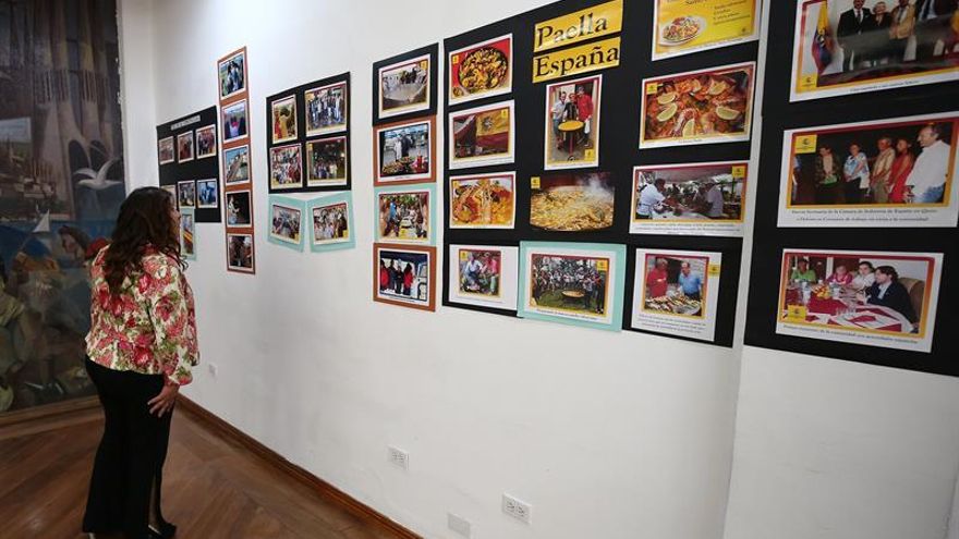 Muestra fotográfica en Quito rinde tributo a la migración española a Ecuador
