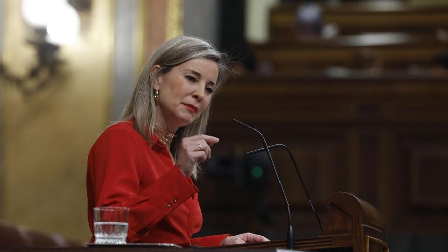 La portavoz de Sumar, Verónica Martínez en su turno de palabra tras la intervención del presidente del Gobierno