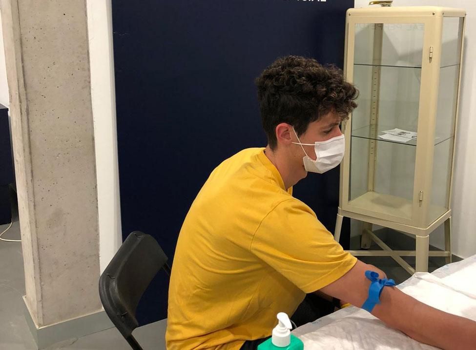 Los jugadores y técnicos del Herbalife Gran Canaria pasan las pruebas médicas antes de volver a entrenarse tras el confinamiento por la COVID-19