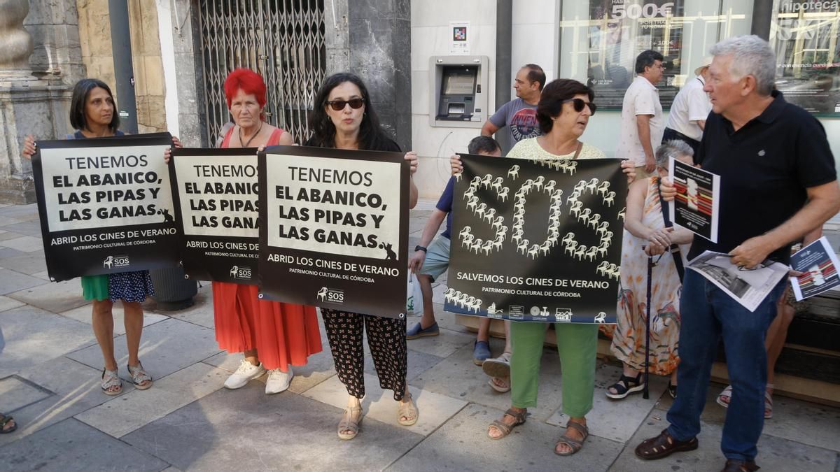 SOS Cines de verano pide una reunión con el alcalde y el delegado de cultura