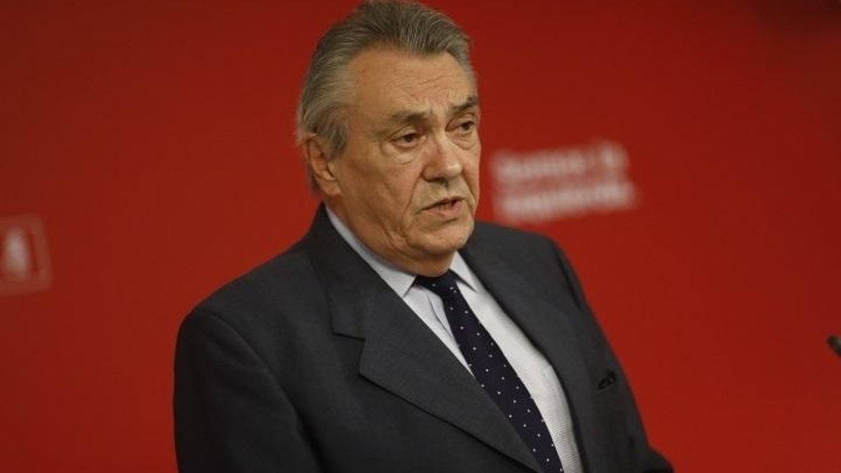 El PSOE propone aplicar un recargo del 8 por ciento a la banca en el impuesto de sociedades para destinarlo a pensiones