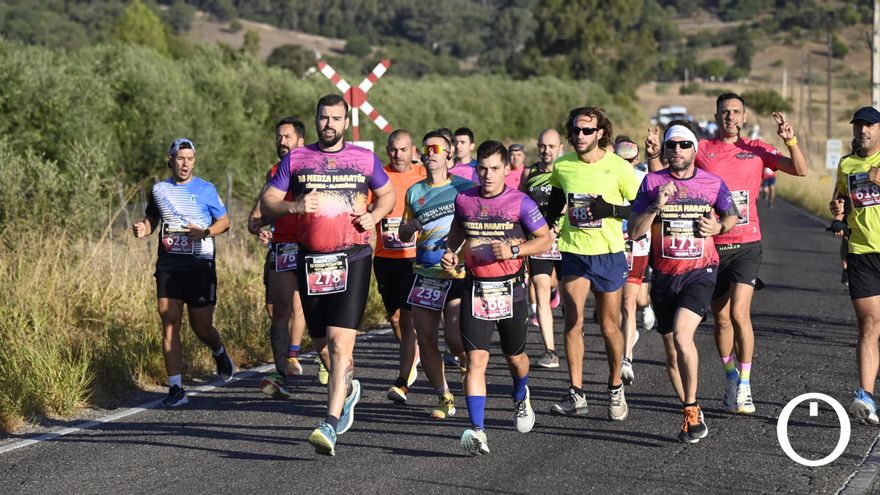 Cristóbal Ortigosa y Britney Briceño se llevan la Media Maratón Guadajoz