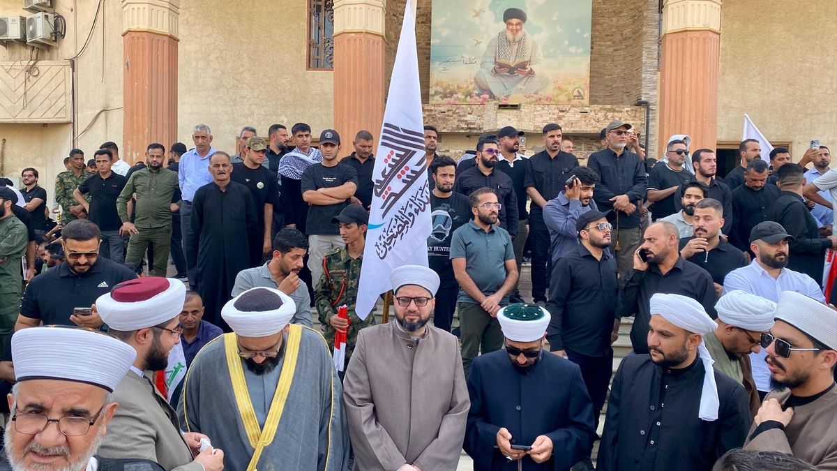 Una procesión funeraria en Bagdad por los milicianos muertos en los ataques de EEUU y Arabia Saudí en Irak, el 29 de julio de 2026.