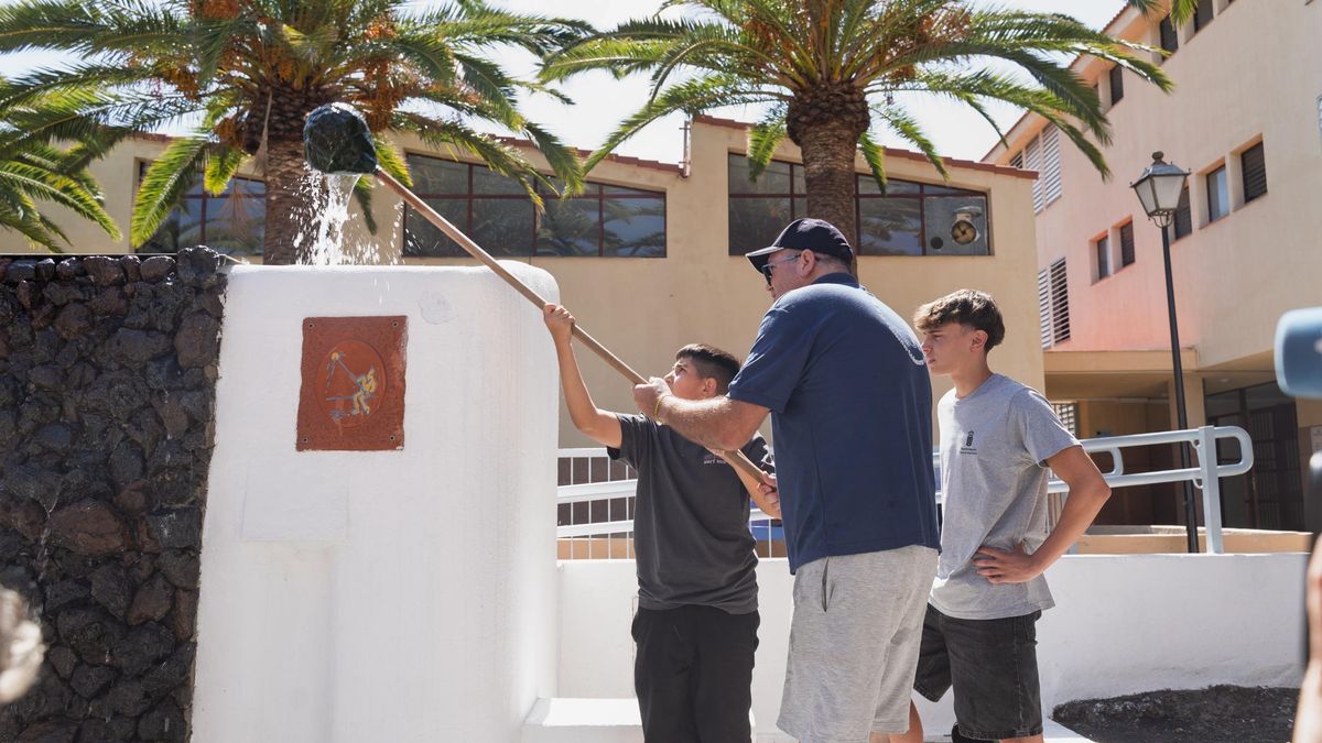 Juego del riego del calabazo  en la II Semana de Deportes Tradicionales.