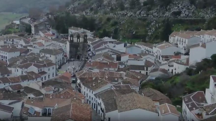 El desalojo de Grazalema a vista de dron.