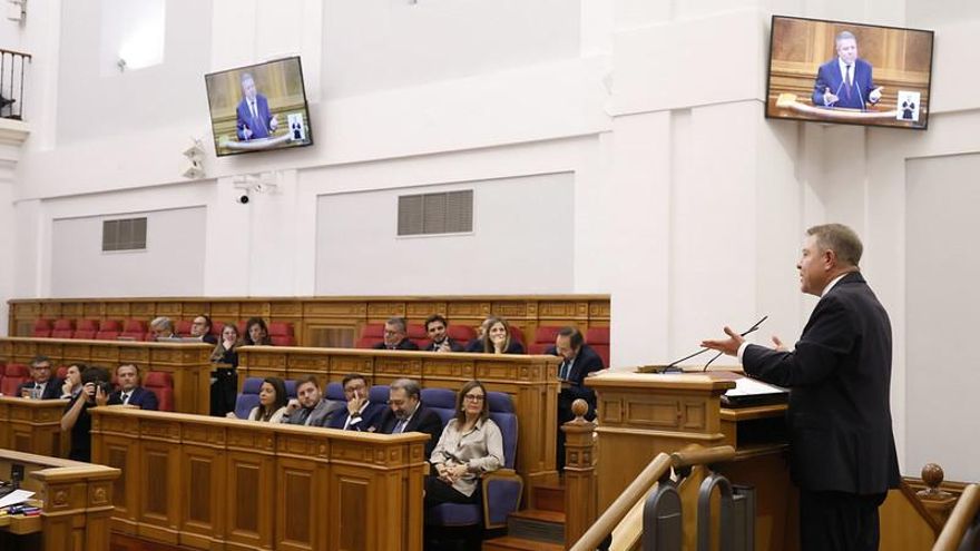 Page dice que "es ilegal" instalar un centro de acogida de migrantes en el aeropuerto de Ciudad Real