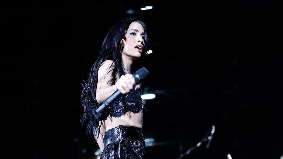 La cantante argentina Lali Espósito se presenta durante un concierto en el estadio de Vélez Sarsfield este sábado, en Buenos Aires.