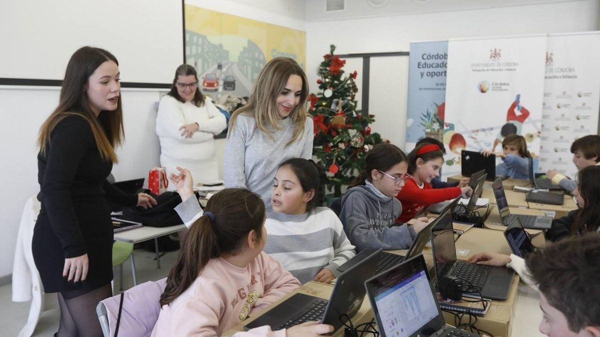 Casi 150 niños y adolescentes participan en el campamento de Navidad 'Tecno Aventuras' del Ayuntamiento