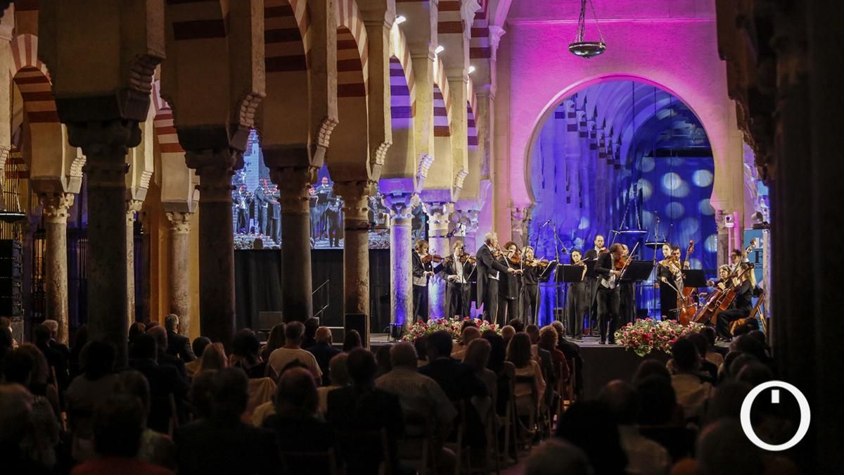 La Orquesta de Cámara de Viena conjuga su música con las columnas de la Mezquita Catedral