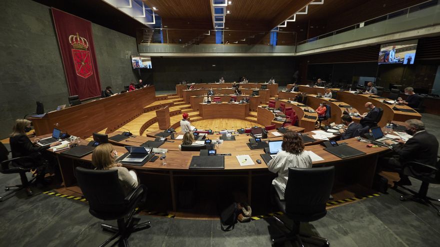 Archivo - Vista del salón de plenos del Parlamento de Navarra el 8 de octubre de 2020.