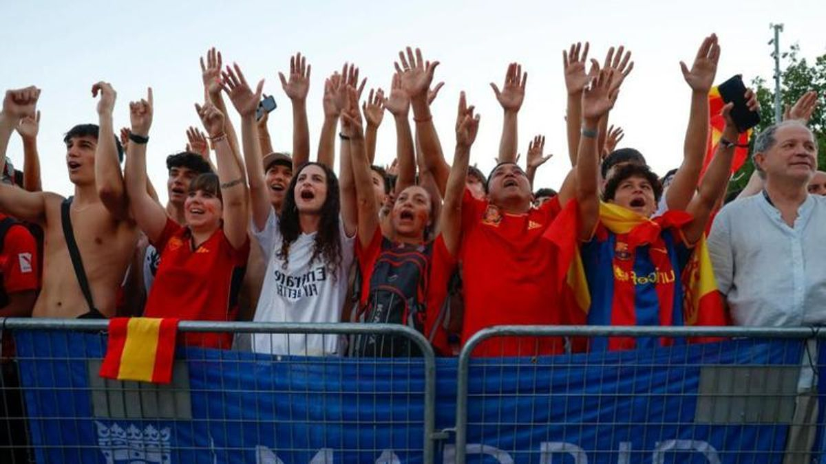 Dos pantallas gigantes en Madrid Río para el España - Bélgica de cuartos del Mundial se unen a la de Colón